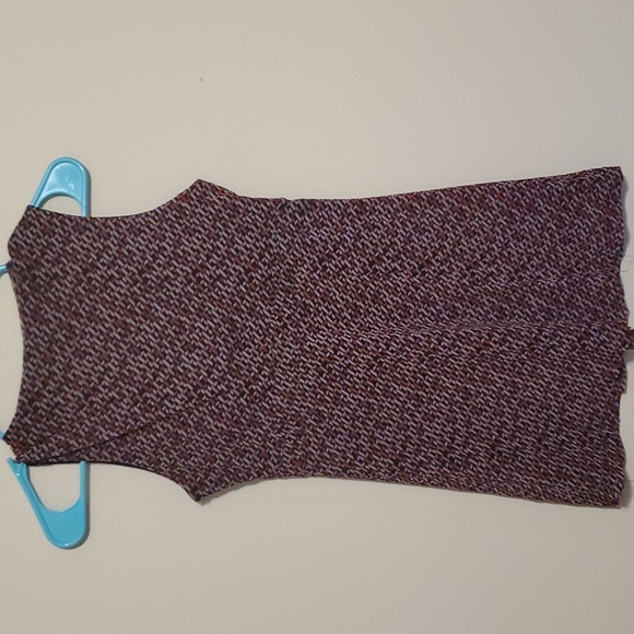 New York and Co Pink and Red patterned sleeveless dressy blouse - Picture 7 of 7